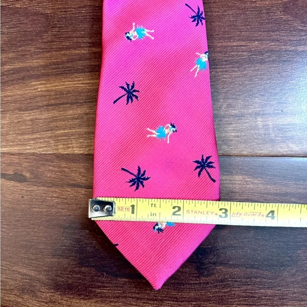 🌿END of SEASON SALE🌿AMERICAN EAGLE Outfitters Pink Tropical  Design Tie